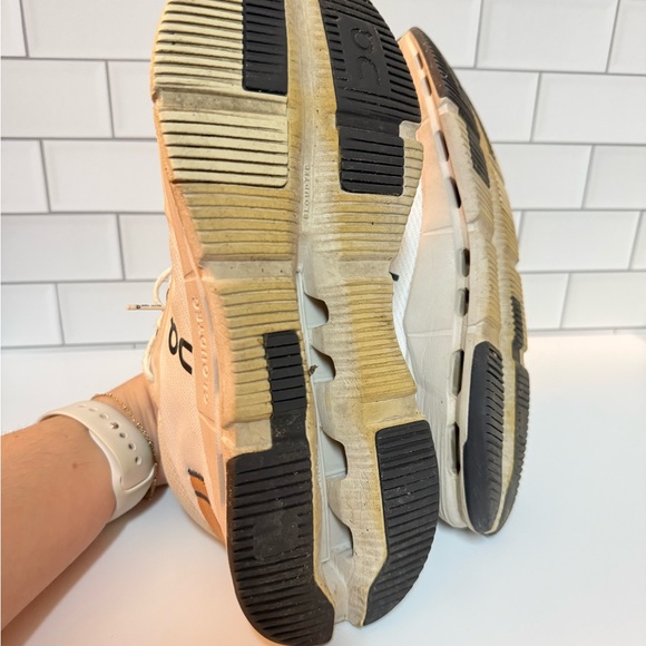 On Cloudnova 2 Women’s White and Copper Walking/Running Shoes - Picture 6 of 6